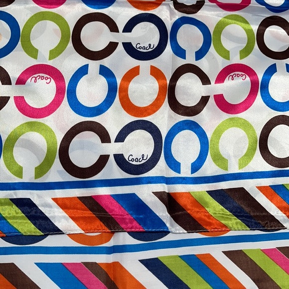 Coach - Picture 2 of 4